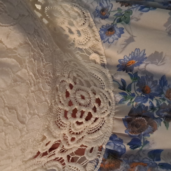 Cute Lace and Floral Strapless Dress - Picture 5 of 7